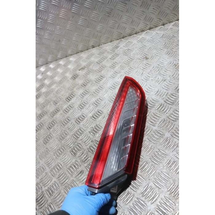 Stop Lambası Sağ Üst Ford Connect Bm 14- (Oem No: Dt11 13A602 Ad)