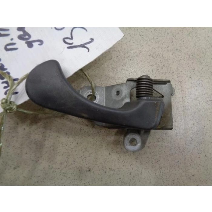 Kapı Kolu Carısma  96-99 İç Sağ (Oem No: Mb794020)