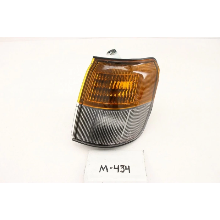 Sınyal Lambası Sol Japon Pajero (V1, V2, V3, V4) 2.6:3.0 V6:3.5 V6:2.5 Td 91-97 (Oem No: Mb831081)