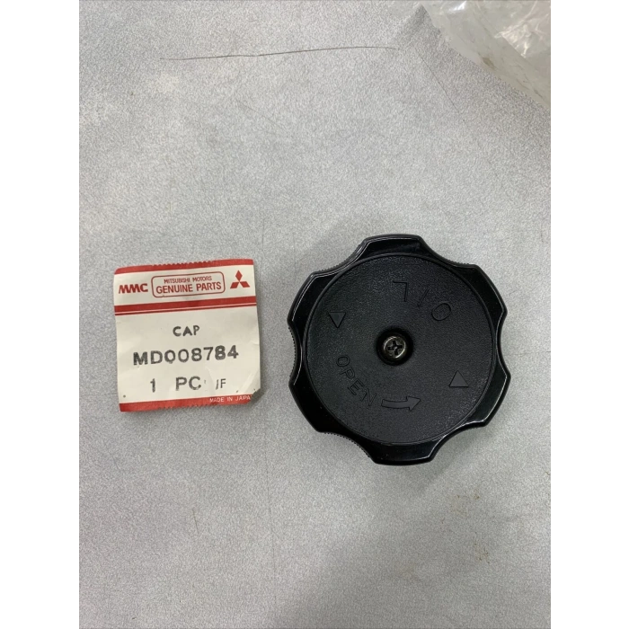 Kapak Motor Yağ Dolum Canter 304 / 444 / 449 / 515 / 635 / 659 / L200 (Oem No: Md008784)