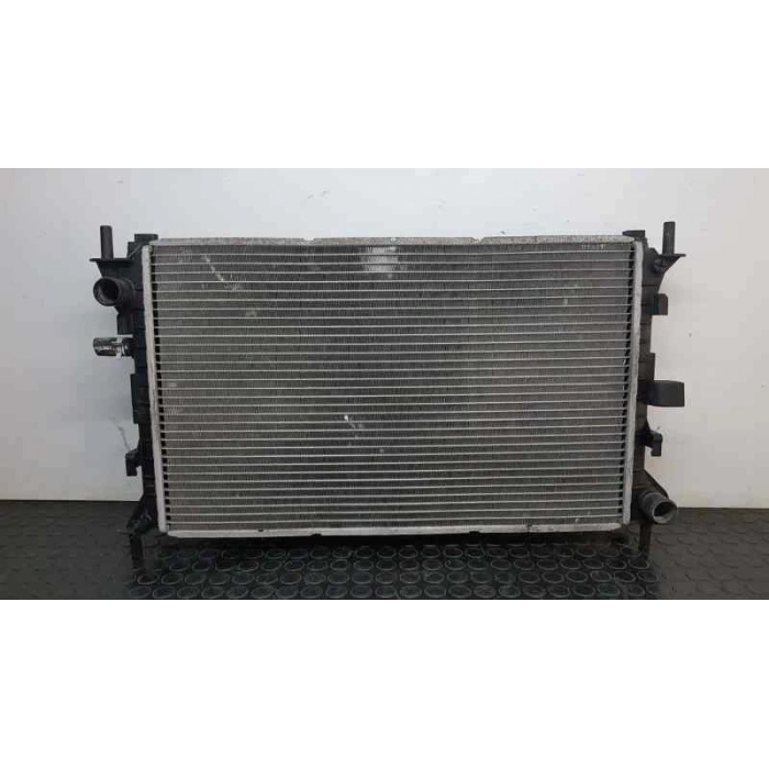 Su Radyatörü Benzınlı Ford Focus 2,0 Zetec-E 98-04 (Oem No: Me98Ab 8005 Mf)
