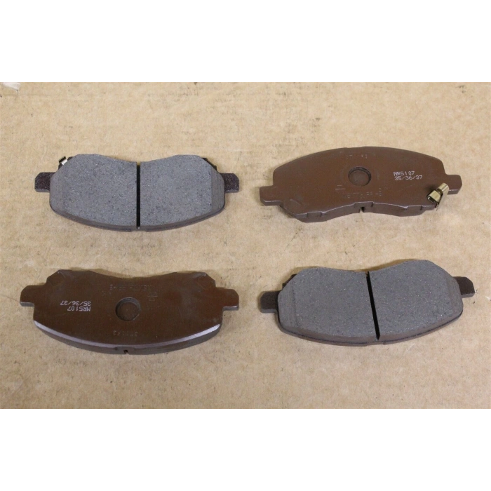 Fren Balatası Ön . Japon Lancer (Cs) : Lancer (Cy) 08- : Asx (Ga) 10- 1.6 03-07 (Oem No: Mn102618)