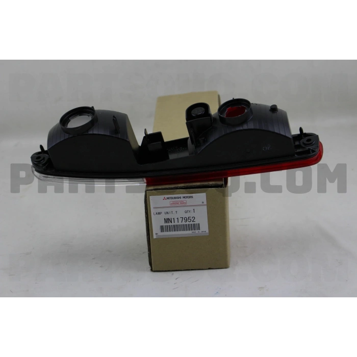 Stop Lambası Sağ Alt : Arka Tampon Japon Pajero (V7) 3.2 Dı-D 03-06 (Oem No: Mn117952)