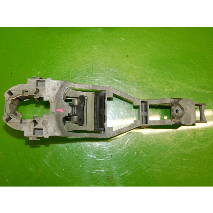 Kapı Kilit Kancası Passat Ön Sol Passat Golf Iv B None (Oem No: Vw-3B0837885)