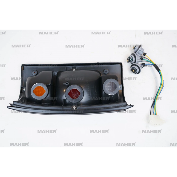 Stop Lambası B2200 / B2500 85-1999 Siyah Sağ (Oem No:8Bu151150)