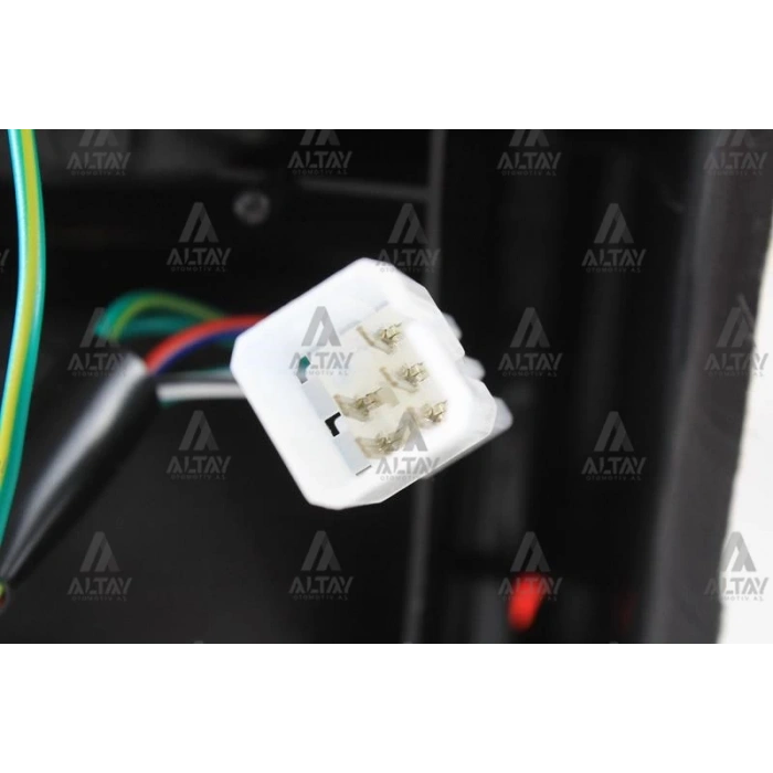 Stop Lambası L300   87-2008 Duylu Sağ (Oem No:Mb527316)