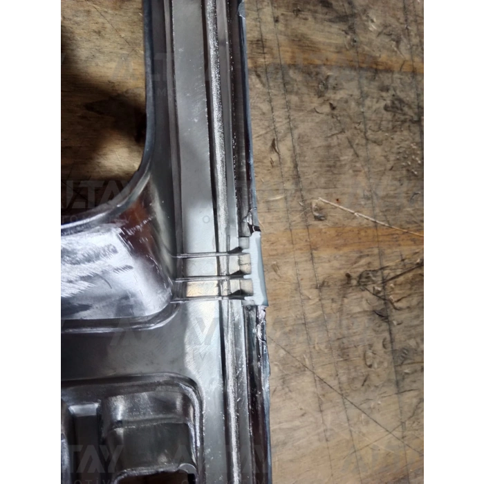 Panjur L200  1990-1997 Krom (Hasarlı) (Oem No:Mb527062)