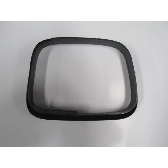 Volkswagen Caddy- 2011-2015  Ayna Kapağı Çerçevesi Sağ Siyah (Oem No:7E1858554)