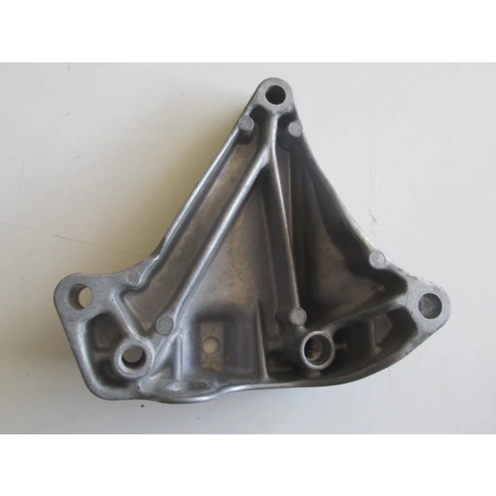 Audi  A3  2009-2012  Şanzıman Bağlantı Kulağı (7 İleri Dsg) (Oem No:1K0199117Bq)