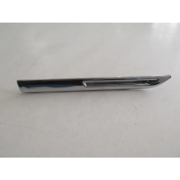 Renault Megane- 4- Sd/Hb- 2016-2020  Ön Çamurluk Çıtası Nikelajlı Sağ (Oem No:990429948R)