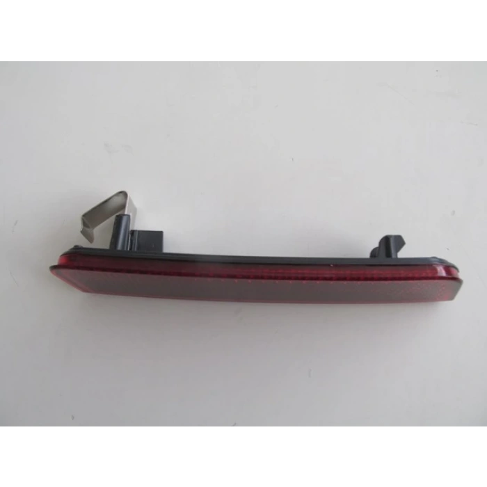 Dacia Duster- 2010-2017  Arka Tampon Reflektörü Sol Kırmızı (Oem No:265654344R)