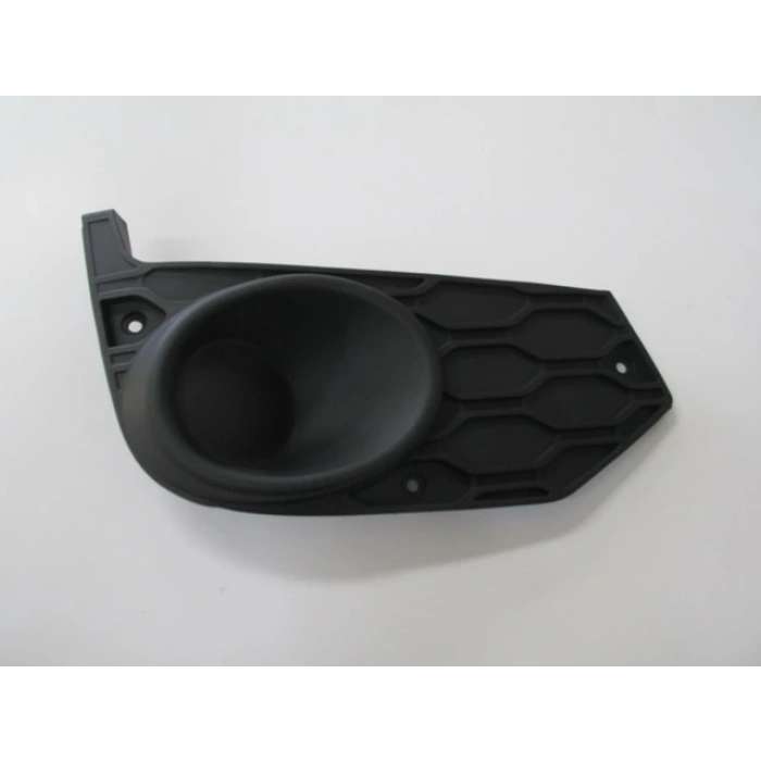 Iveco Daıly- 2014-2019  Sis Lamba Kapağı Sağ Sis Deliksiz (İtalya) (Oem No:5801562215)