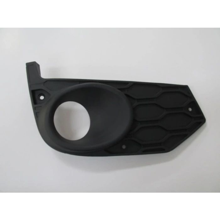 Iveco Daıly- 2014-2019  Sis Lamba Kapağı Sağ Sis Delikli (İtalya) (Oem No:5801529858)