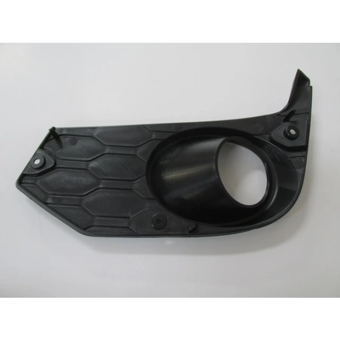 Iveco Daıly- 2014-2019  Sis Lamba Kapağı Sağ Sis Delikli (İtalya) (Oem No:5801529858)