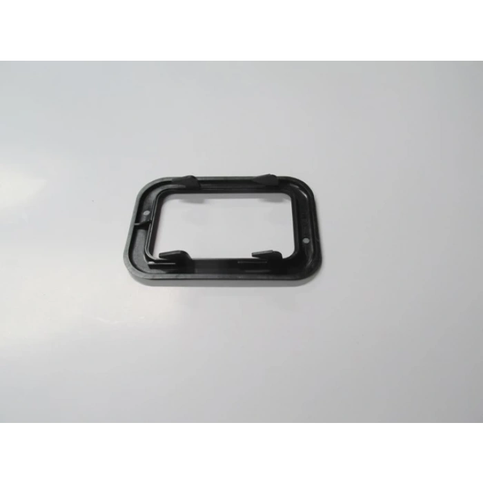 Bmw 3 Serı- 3 Serisi- 84- 1991  Ön/Arka Kapı İç Açma Kolu Çerçevesi Siyah Sağ/Sol Aynı (Adet) (Tw) (Oem No:51211876043)