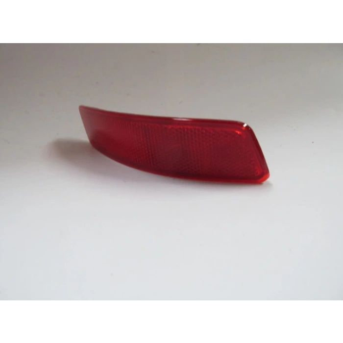 Toyota Corolla- Nde180- 2013-2018  Arka Tampon Reflektörü Sağ Kırmızı (Oem No:8191002180)