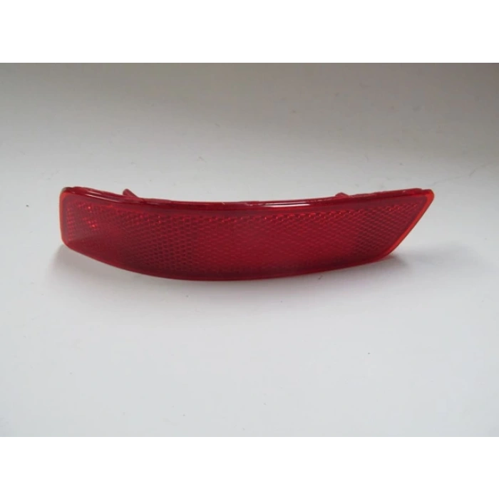 Toyota Corolla- Nde180- 2013-2018  Arka Tampon Reflektörü Sol Kırmızı (Oem No:8192002180)