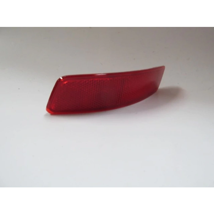 Toyota Corolla- Nde180- 2013-2018  Arka Tampon Reflektörü Sol Kırmızı (Oem No:8192002180)