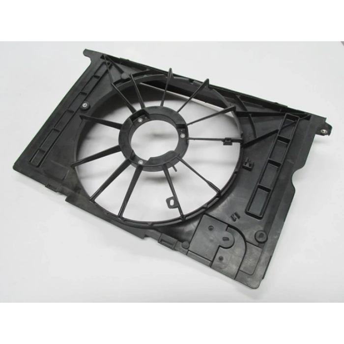 Toyota Auris- 2007-2010  Radyatör Fan Davlumbazı Boş Gövde Benzinli Tip (Oem No:1671122150)