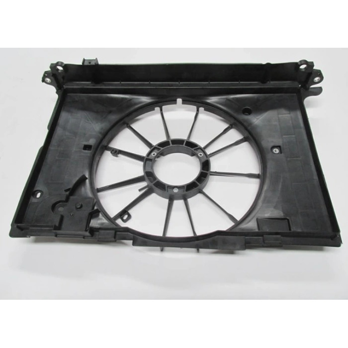 Toyota Auris- 2007-2010  Radyatör Fan Davlumbazı Boş Gövde Benzinli Tip (Oem No:1671122150)