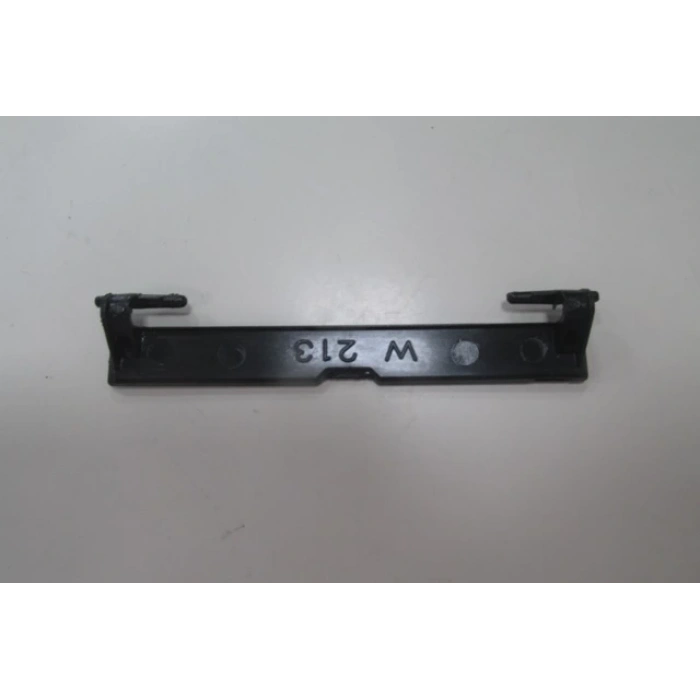 Mercedes E Class- E Class- 2016-2020  ; Ön/Arka Tavan Oluk Çıta Kapağı Sağ/Sol Aynı (Adet) (Oem No:A2136900182P1)