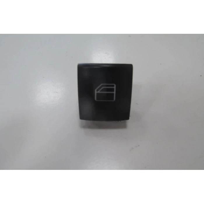 Mercedes A Class- A Class- 2011-2016  Ön/Arka Cam Düğme Butonu Sağ