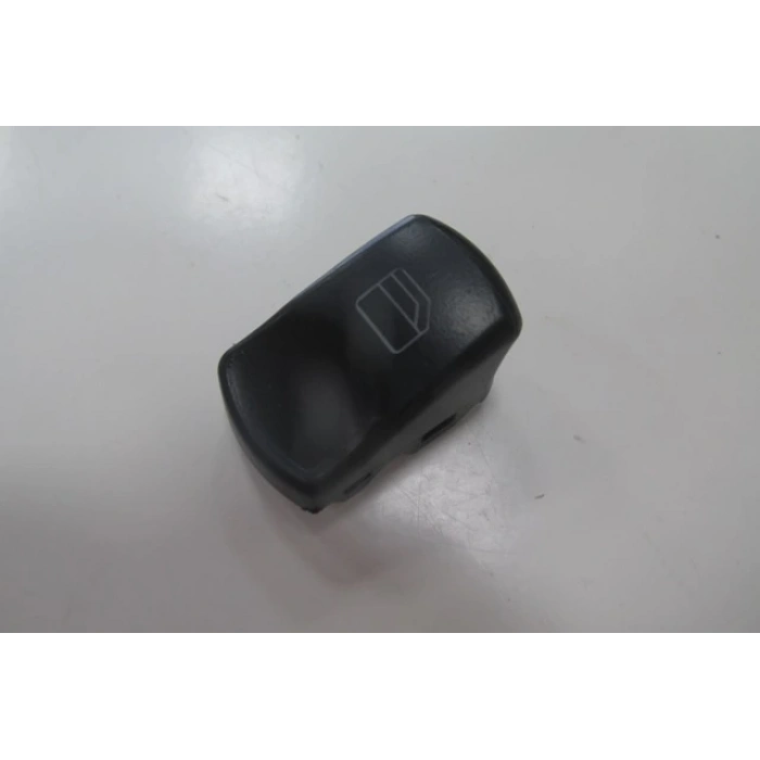 Mercedes Sprinter- 2013-2018  Ön/Arka Cam Düğme Butonu Sağ (Oem No:A9065451913P1)