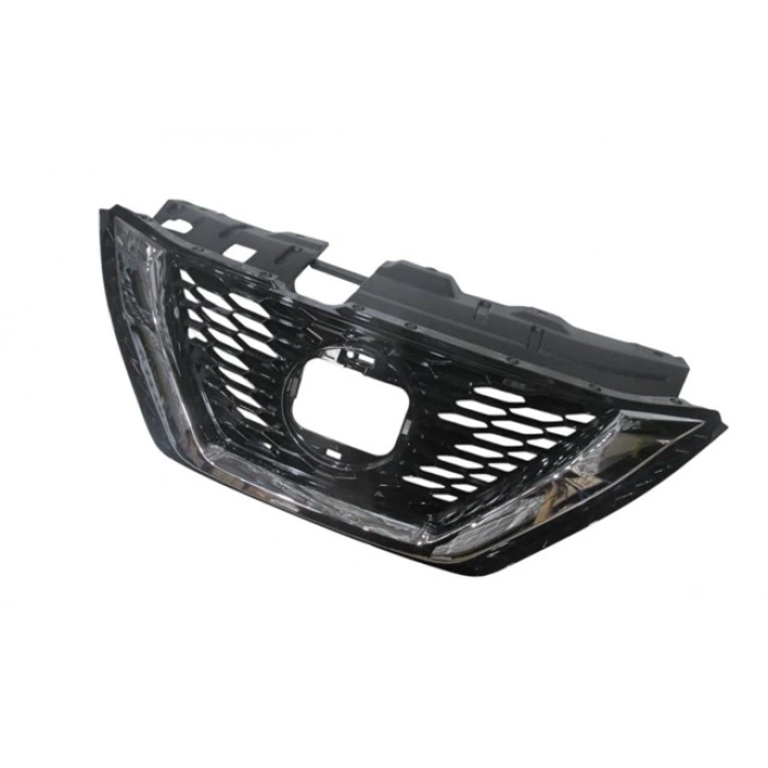 Nissan Qashqai- J11- 2017-2021  Ön Panjur Nikelaj Çıtalı (Kamera Delikli) (Tyg) (Oem No:62310Hv32B)