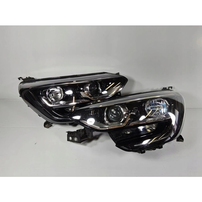 Renault Megan Iv 2016-2020 Far Sağ Sıyah Çerçevelı  ( Manuel ) (Oem No:260102686R)