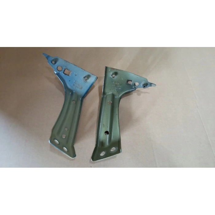 Vw Passat 2013- Çamurluk Bakaliti Ön Sağ (Oem No:3G0821142)