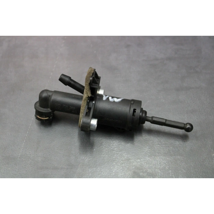 Vw Polo-Cordoba-Fabia-A1 Cbzb-Cbzc-Cggb-Cfwa-Cayb 1,2-1,4 Tsı-1,2 Tdı-1,6 Tdı 2010- Debriyaj Merkezi Üst Kg15037.4.11 / 6284 605 058 (Oem No:6R0721388)