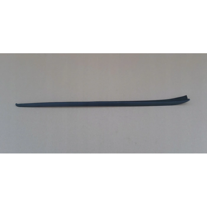 Vw Passat 2013- Cam Çıtası Ön Sağ - Sıyah (Oem No:3G0854328D)