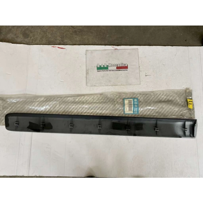 Fiat Doblo Iıı 2009- Kapı Bandı Ön Sol Klıpslı (Oem No:735416683)