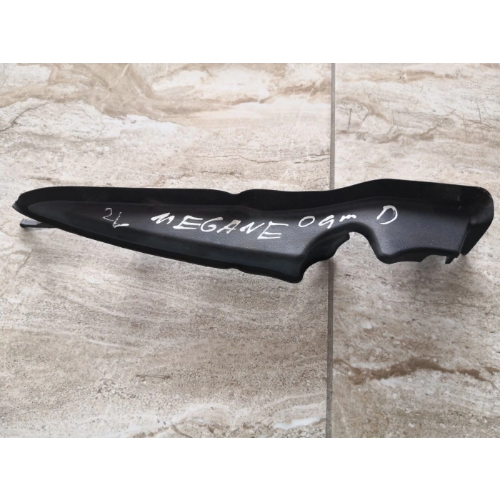 Renault Megane Iı 2007- Ön Cam Izgara Tesbıt Plastiği R  (Oem No:8200100591)