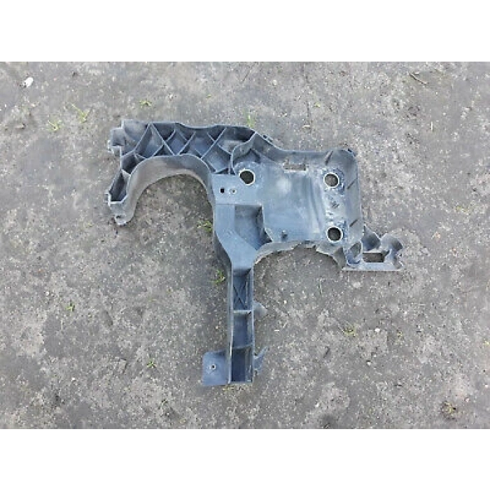 Renault Megane Iı 2007- Far-Tampon Bağlantı Ayagı R  (Oem No:8200137496)