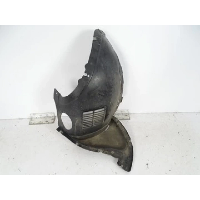 Vw Golf8 2020- Çamurluk Davlumbazı Ön Sol Önün Önü (Küçük Olan) (Oem No:5H0805911E)