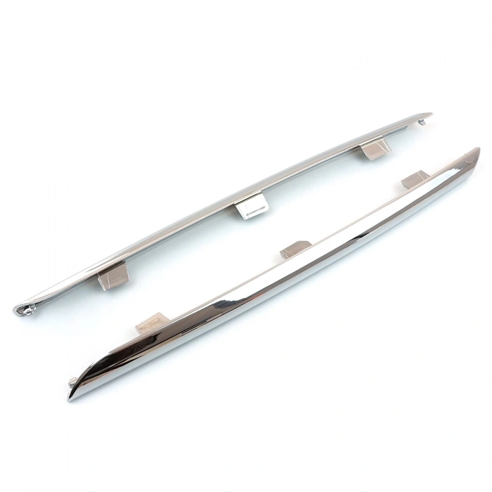 Renault Clio Iv 2012- Ön Panjur Çıtası Sıyah Tk (Oem No:620722847R)