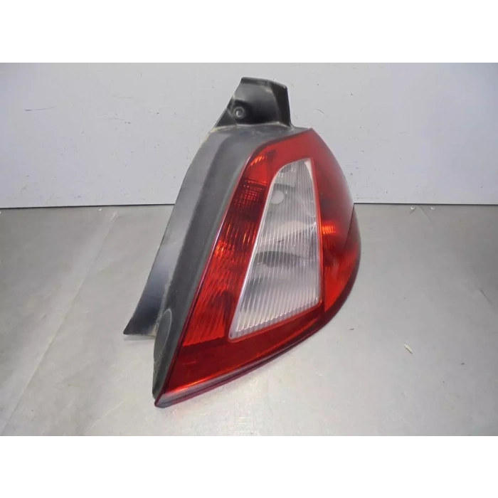Renault Megan Iı 2002-2006 Stop Lambası Sağ Hatchback (Oem No:8200073237)