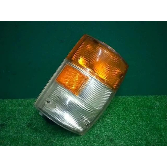 Japon Turkuaz 4.8 D 2001-2004 Far Sağ . (Oem No:8978550032)