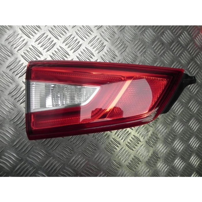 Stop Lambası Qashqai 2014 Sonrası İç Sol (Oem No:265554Ea5A)