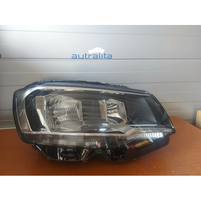 Far Transporter T6 2015 Sonrası Sağ (Oem No:7E1941006G)