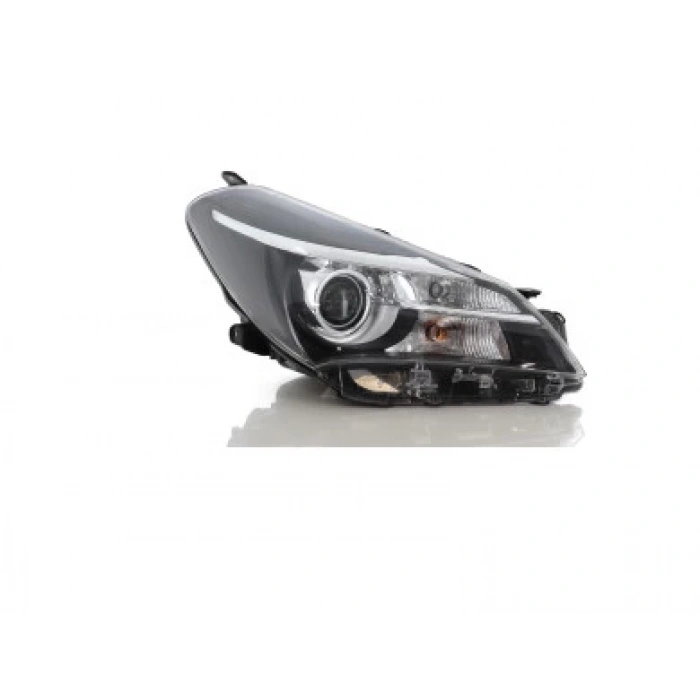 Far Yaris 2014 Sonrası Motorlu Mercekli Sağ (Oem No:811300Da30)