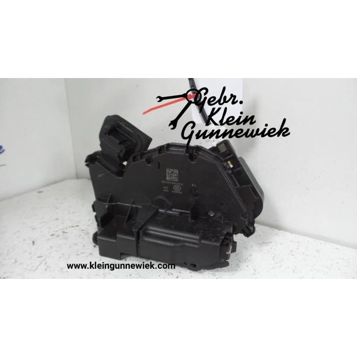 Vw Golf7-Passat- A3 Leon-Octavia 2013- Kapı Kilidi Arka Sağ  (Oem No:5G4839016)