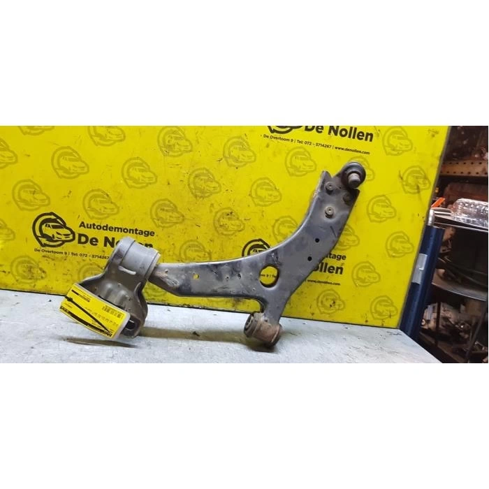 Ford Focus  2010- Salıncak Burcu Ön Büyük Bv61 3A423 /Bv61 3A424 (Oem No:Bv613A262Aa)