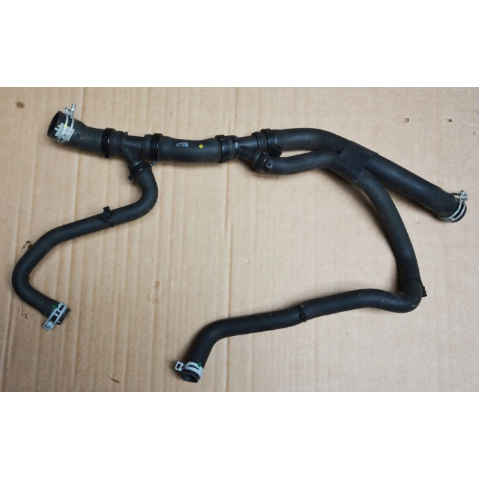 Renault Twıngo Iıı/Smart 1.0 2014- Radyatör Hortumu Alt  (Oem No:215032629R)