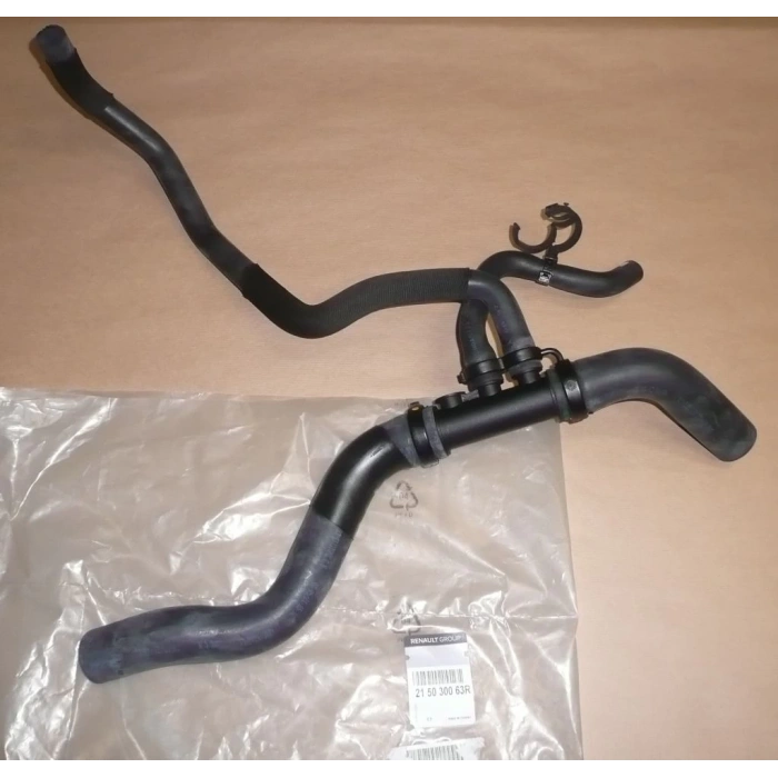 Renault Master Iıı Movano B 2,3 Dcı 2009- Radyatör Hortumu Alt  (Oem No:215030063R)