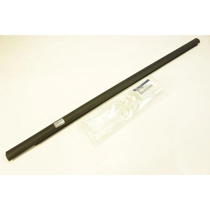 Cam Sıyırıcı Ön Sol Tucson 2005-09 (Oem No:822102E000)