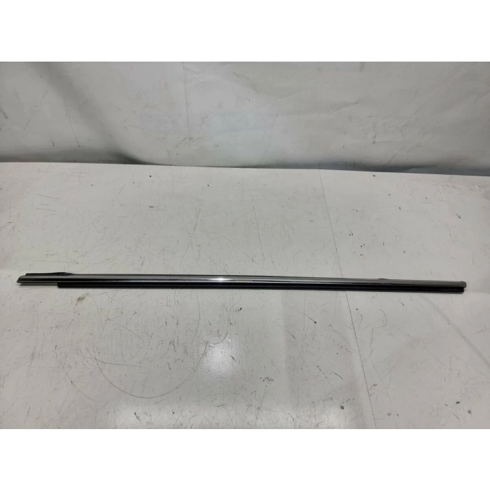 Cam Sıyırıcı Arka Sol Sportage 2010-15 (Oem No:832103W010)