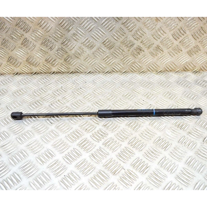 Vw Octavia 2013- Bagaj Amortisörü  (Oem No:5E5827550L)