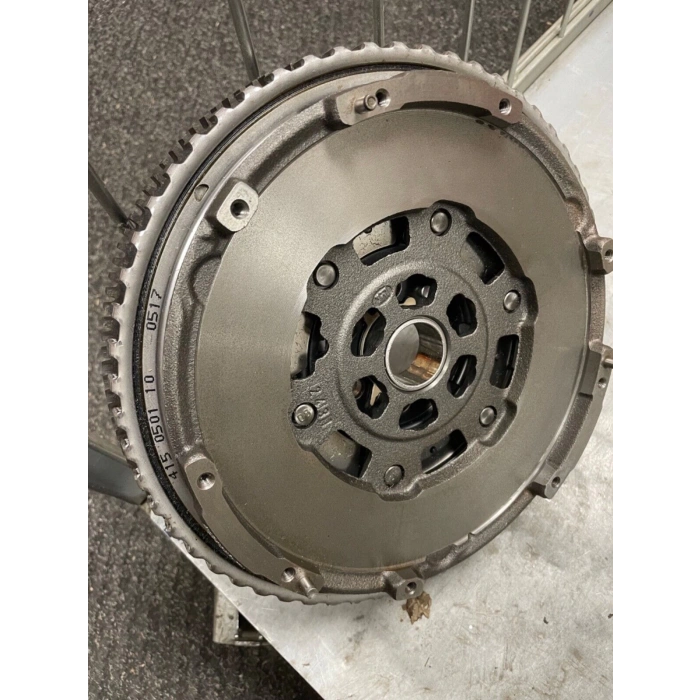 Volan Qashqai 2014 Sonrası / Juke 2014 Sonrası / Pulsar 2014 Sonrası / Megane 2016 Sonrası / Clio / Scenic / Captur 2016 Sonrası 1.2 Dıg-T / Hra2Ddt / Benzinli Oynar Göbek (Oem No:415050110)